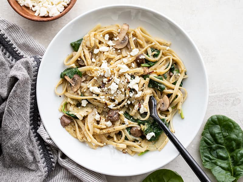 One Pot Spinach and Artichoke Pasta